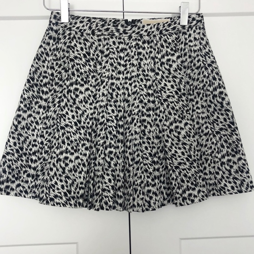 Michael Kors Black & White Pleated Mini Skirt Size 4